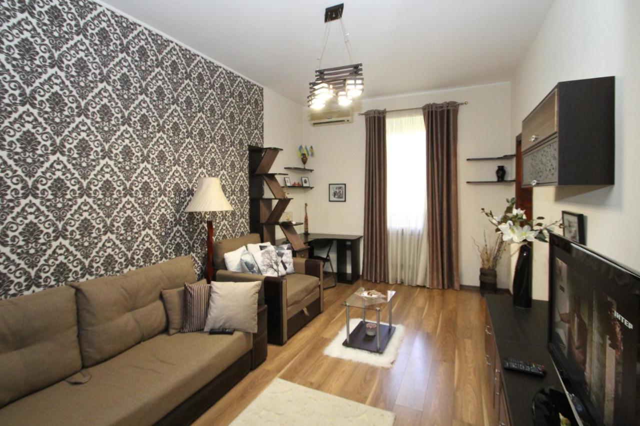 Cozy Apartment On Yevreiska Street Odessa Exterior photo